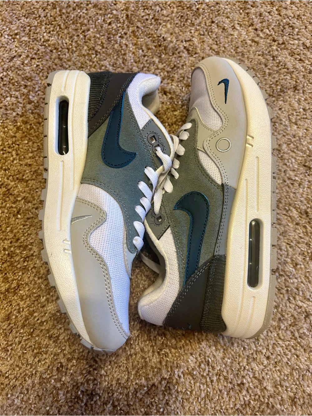 Nike Air Max Low Sneakers in Navy, Grey & white